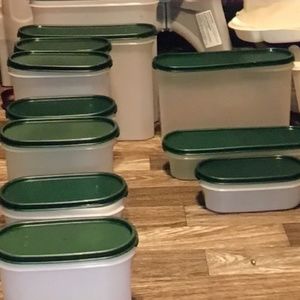 11 PIECE TUPPERWARE MODULAR MATES